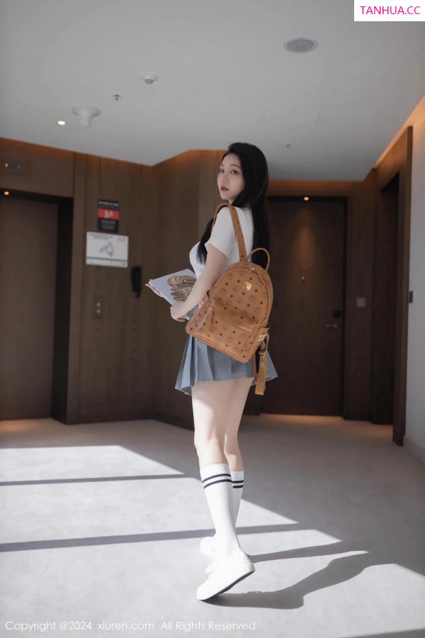 安然Maleah  [XiuRen]高清写真图 2024.06.04 No.8649 安然anran 美腿短裙第10张图片